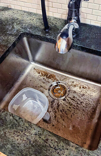 https://plumbernorthfremantle.com.au/uploads/2025/06/blocked-drains-459957.jpg