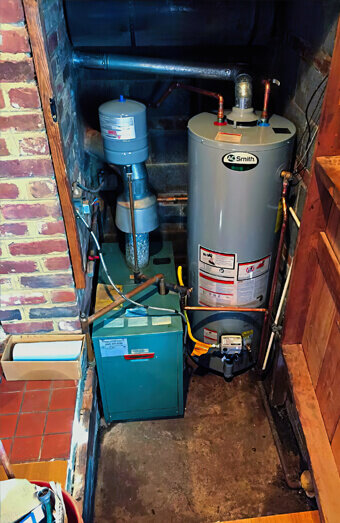 https://plumbernorthfremantle.com.au/uploads/2025/06/hot-water-189087.jpg