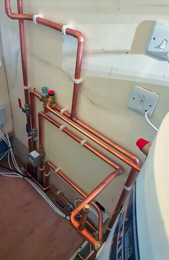https://plumbernorthfremantle.com.au/uploads/2025/06/hot-water-301986.jpg