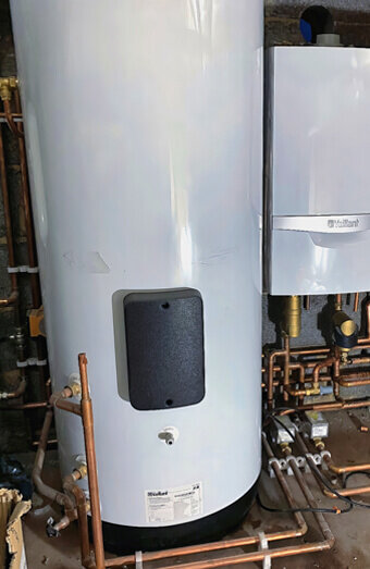 https://plumbernorthfremantle.com.au/uploads/2025/06/hot-water-410504.jpg